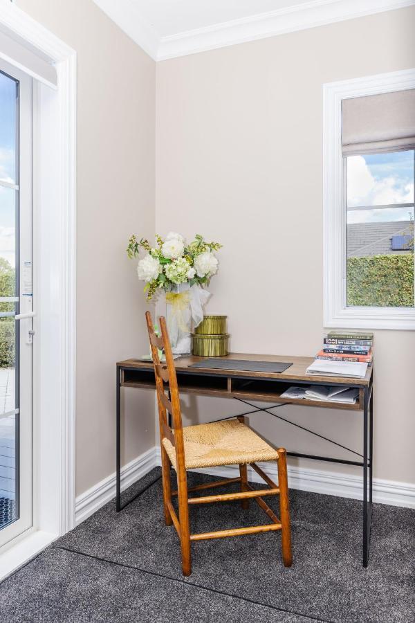Sweet Magnolia 1 Or 2 Bedroom Suite St Kilda Cambridge With Complimentary Continental Breakfast Екстер'єр фото