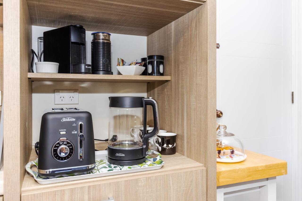 Sweet Magnolia 1 Or 2 Bedroom Suite St Kilda Cambridge With Complimentary Continental Breakfast Екстер'єр фото