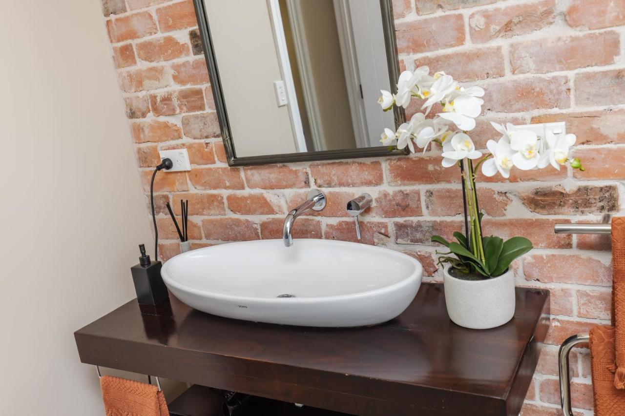 Sweet Magnolia 1 Or 2 Bedroom Suite St Kilda Cambridge With Complimentary Continental Breakfast Екстер'єр фото