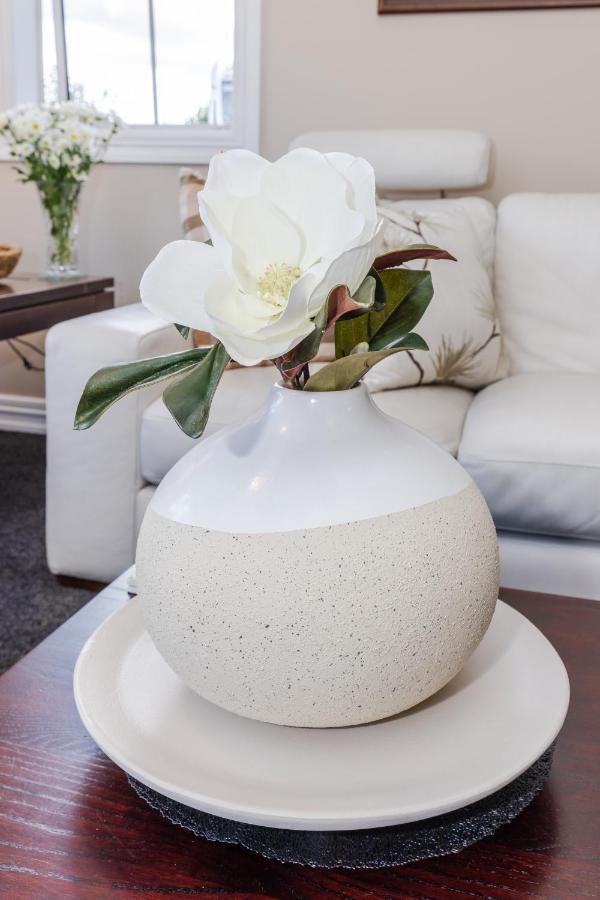 Sweet Magnolia 1 Or 2 Bedroom Suite St Kilda Cambridge With Complimentary Continental Breakfast Екстер'єр фото